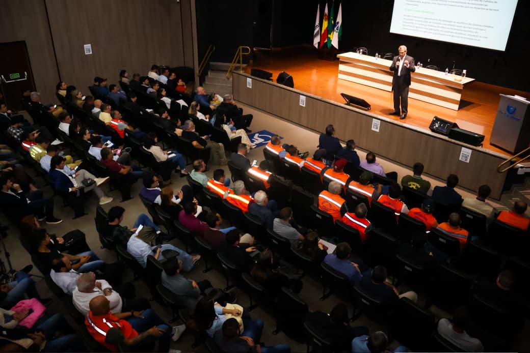 Municípios do Paraná se Reúnem em Maringá para Enfrentar Impactos de Eventos Climáticos Extremos