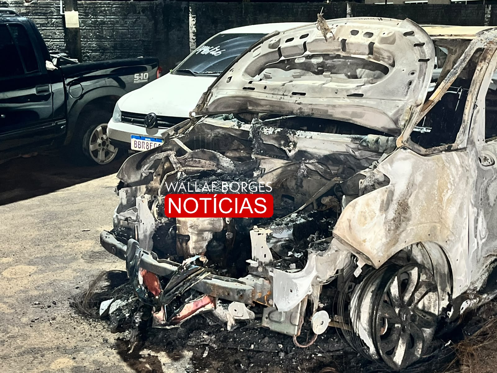 Carro suspeito de dar apoio a furto de R$ 2 milhões em joias e dinheiro é encontrado queimado em Sarandi
