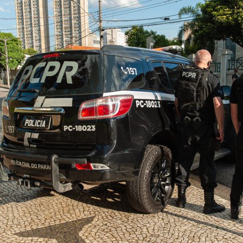 Mulher é presa em flagrante suspeita de matar o marido em Campo Magro