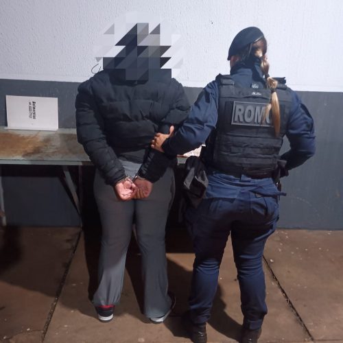 Mulher é presa com drogas na parte íntima no centro de Maringá