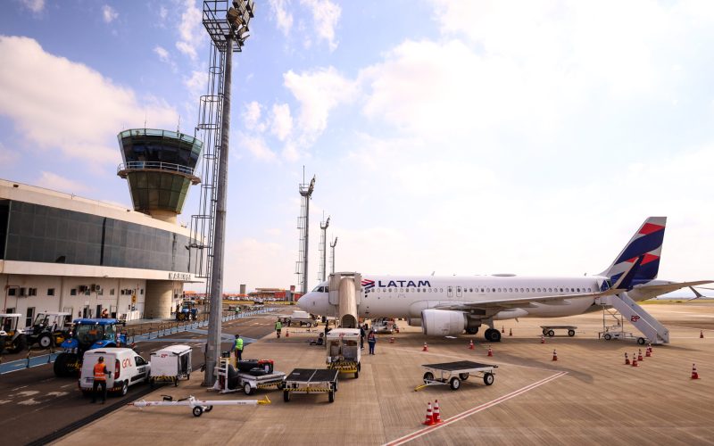 Aeroporto de Maringá atinge recorde histórico em agosto com mais de 700 voos e 99 mil assentos