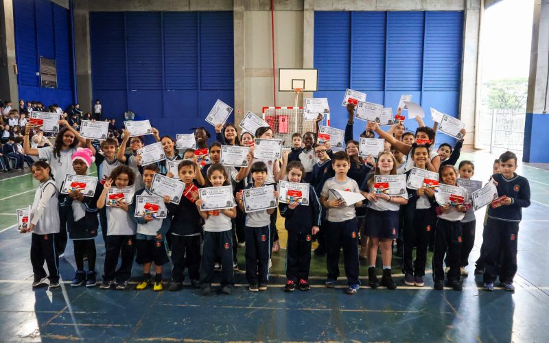 Prefeitura de Maringá Premia Alunos com Frequência Total e Reforça Mobilização Pelo Combate à Evasão Escolar