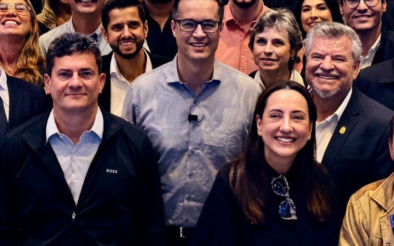 Sergio Moro, Delegado Jacovós, Deltan Dallagnol e Filipe Barros participam de encontro político em Maringá