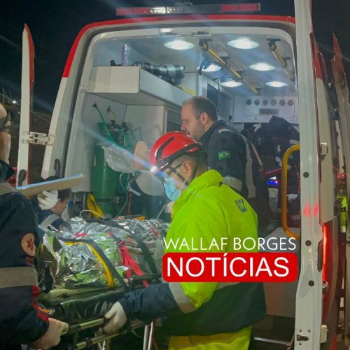 Motociclista é ejetado de viaduto após colisão frontal e fica em estado gravíssimo