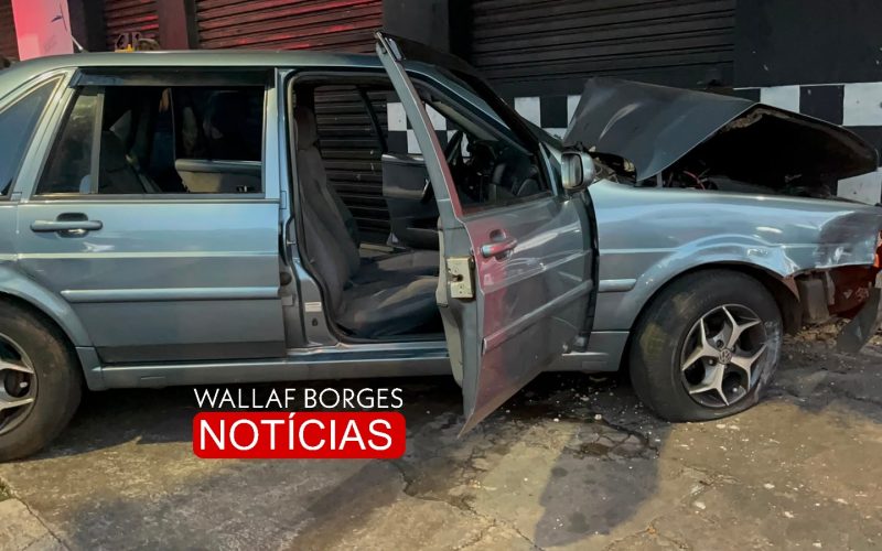 Acidente na Avenida Mandacaru deixa dois feridos e destrói fachada de oficina de motos