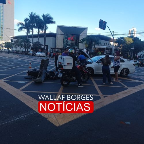 ACIDENTE EM MARINGÁ: MOTOCICLISTA FICA FERIDO APÓS CARRO AVANÇAR SINAL VERMELHO NA AVENIDA HORÁCIO RACCANELLO