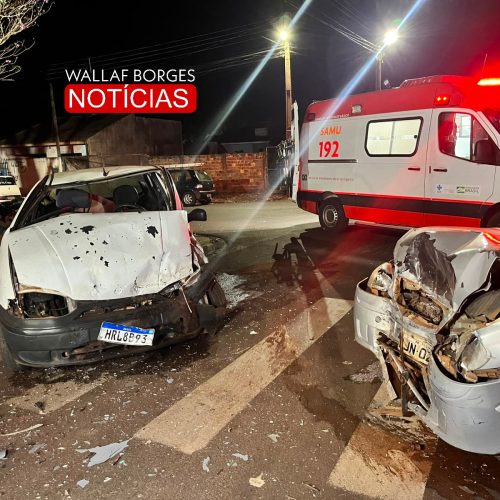 Colisão frontal entre dois carros deixa três feridos em Paiçandu