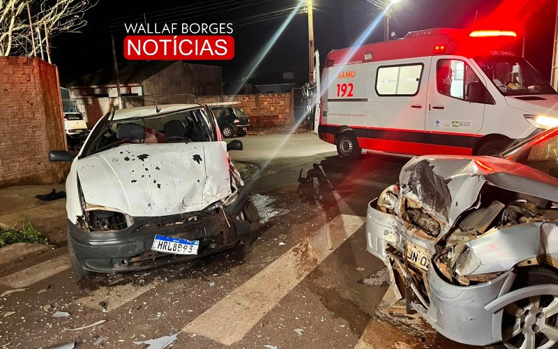 Colisão frontal entre dois carros deixa três feridos em Paiçandu