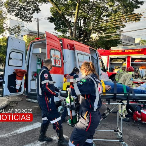 Motociclista fica com o pé preso em lataria de carro após acidente em Maringá