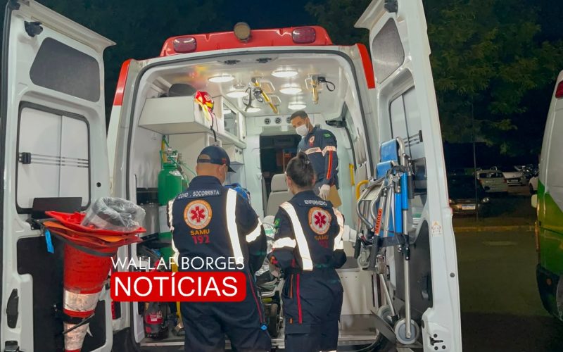 Acidente grave entre carro e moto em Floresta deixa motociclista com fratura exposta; vítima é levada ao HU de Maringá