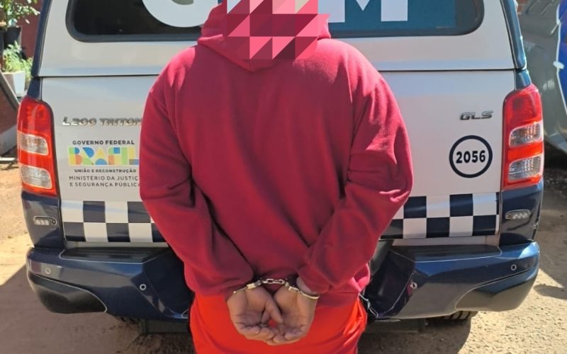 GCM DE MARINGÁ PRENDE HOMEM COM MANDADO DE PRISÃO EM ABERTO NO PARQUE HORTÊNCIA