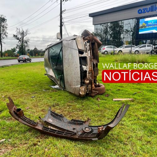 Capotamento é registradas na PR-317, na entrada de Maringá