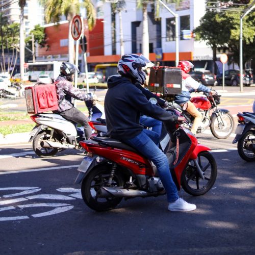 Com 46 blitze educativas no ano, Maringá reforça conscientização sobre o uso correto do capacete
